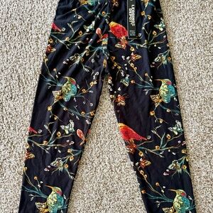 Leggings Depot Black Leggings with Red and Teal Bird & Botanical Print